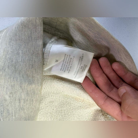 Fear of God ESSENTIALS Off-White
1977 Sweatshirt Fear Of God Essentials Sz M - Picture 12 of 12